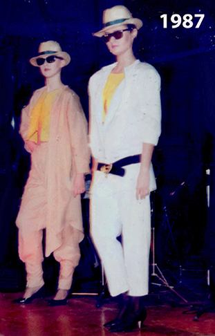 Model iz večernega dela kolekcije, 1985