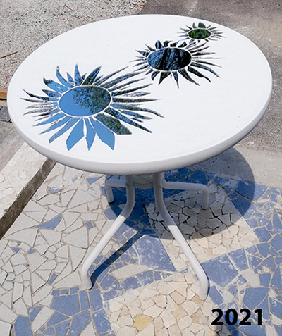 Klubska mizica ali tabore iz avtomobilskih pnevmatik